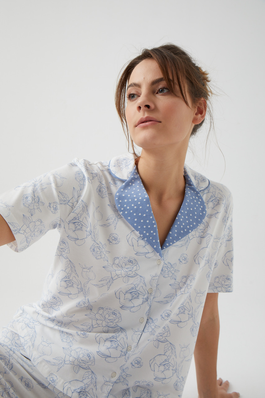 Kadın Mavi Gül Baskılı Gömlek Yaka Kısa Midi Pijama Takımı